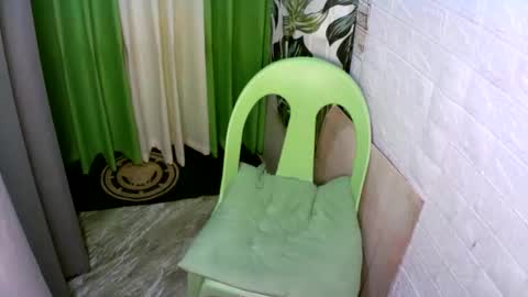 Snapshot of kyutshyne chatting on November 21, 6:01 am kyutshyne online show from November 21, 6:01 am