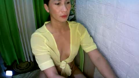 Snapshot of kyutshyne chatting on November 22, 3:38 am kyutshyne online show from November 22, 3:38 am