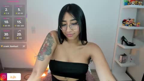 Snapshot of kyy_isa chatting on November 25, 4:01 am IG online show from November 25, 4:01 am