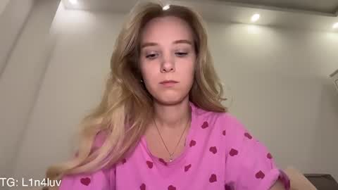 lina online show from June 23, 7:01 pm