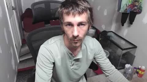 Snapshot of l1v1nth3dr3am chatting on October 31, 3:07 am l1v1nth3dr3am online show from October 31, 3:07 am