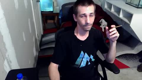 Snapshot of l1v1nth3dr3am chatting on May 5, 3:14 am l1v1nth3dr3am online show from May 5, 3:14 am