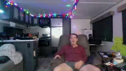 Snapshot of l8tniter chatting on December 15, 4:39 am l8tniter online show from December 15, 4:39 am