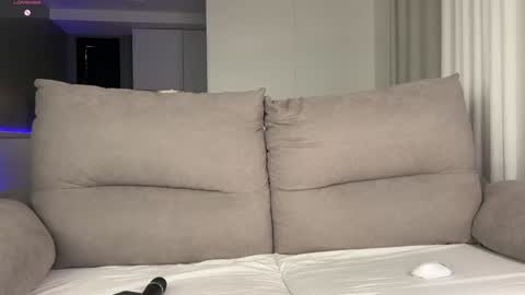 Julie online show from March 8, 9:24 am