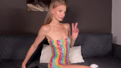 Snapshot of l_0l chatting on July 17, 12:28 am Julie online show from July 17, 12:28 am