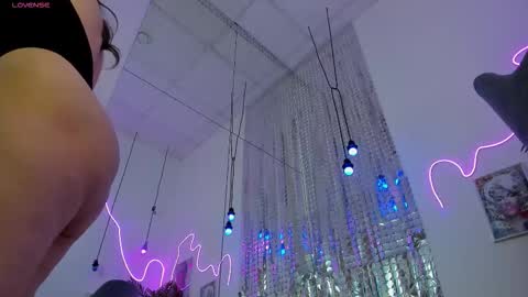 Snapshot of la__melanie chatting on November 30, 8:46 pm Melanie online show from November 30, 8:46 pm