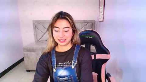 Snapshot of la_beiby_rick_ch chatting on March 4, 11:00 pm la_beiby_rick_ch online show from March 4, 11:00 pm