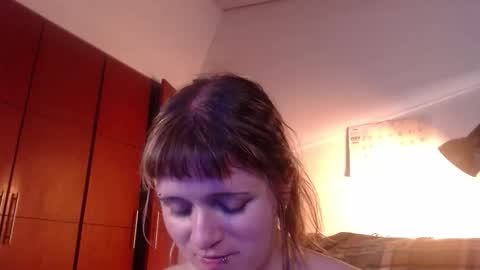 Snapshot of la_femme_fatale_ chatting on November 18, 9:52 pm Hanna FREE ONLYFANS online show from November 18, 9:52 pm