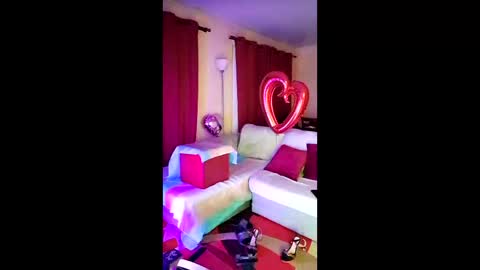 Snapshot of la_pamelita chatting on June 7, 2:05 am PAMELITA online show from June 7, 2:05 am