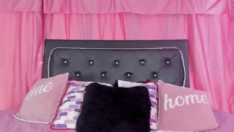 Victoria  online show from December 10, 1:00 pm