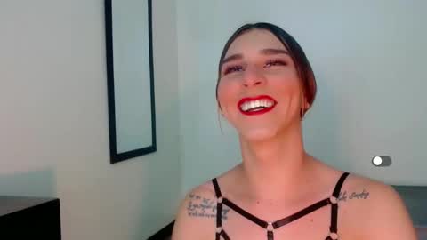 Snapshot of la_ratona_1 chatting on February 8, 12:38 am AriSaray online show from February 8, 12:38 am