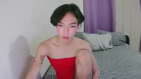 Snapshot of la_ura chatting on November 17, 4:13 pm Laura online show from November 17, 4:13 pm