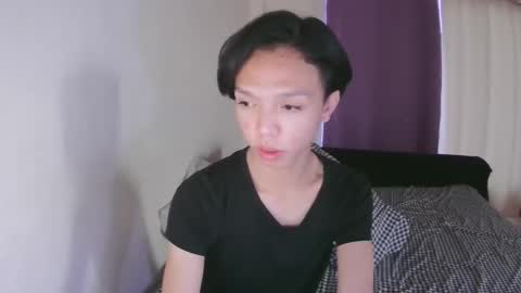 Snapshot of la_ura chatting on November 23, 9:58 pm Laura online show from November 23, 9:58 pm