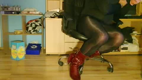 labondage online show from April 9, 12:32 am