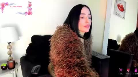 Snapshot of lace_victoria chatting on July 10, 12:26 am lace_victoria online show from July 10, 12:26 am