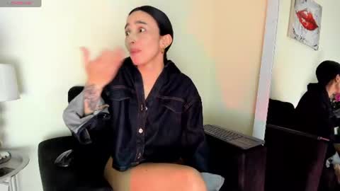 Snapshot of lace_victoria chatting on July 15, 12:38 am lace_victoria online show from July 15, 12:38 am