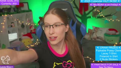 Snapshot of laceybloom chatting on December 5, 1:25 am Lacey Bloom online show from December 5, 1:25 am