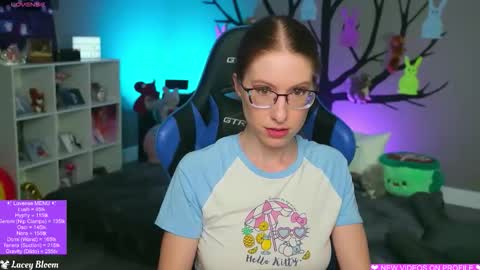 Lacey Bloom online show from May 1, 1:32 am