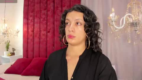 Snapshot of lacolorina_ chatting on February 17, 4:53 am Colorina online show from February 17, 4:53 am