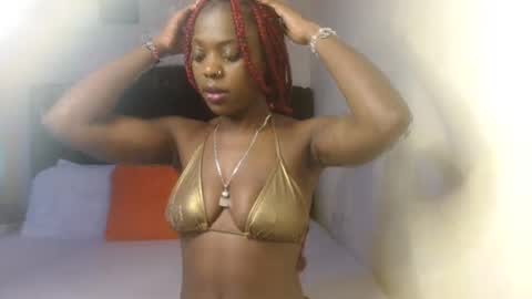 Snapshot of ladasha_montaz chatting on November 3, 7:04 pm ladasha online show from November 3, 7:04 pm