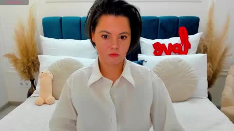 Snapshot of lady_alibi chatting on February 17, 11:07 am AliCooper online show from February 17, 11:07 am