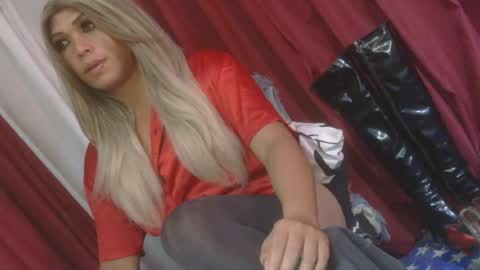 Snapshot of lady_athenax chatting on June 4, 6:14 pm Athena online show from June 4, 6:14 pm