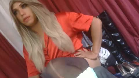 Snapshot of lady_athenax chatting on June 6, 11:37 am Athena online show from June 6, 11:37 am