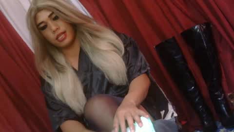 Snapshot of lady_athenax chatting on July 7, 2:14 am Athena online show from July 7, 2:14 am