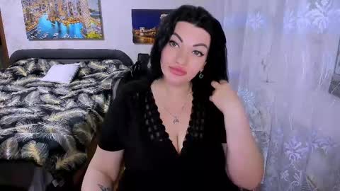 lady_boom_ online show from April 25, 5:32 pm