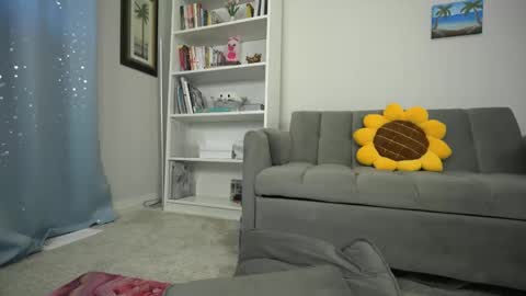 Anna online show from May 17, 2:13 pm