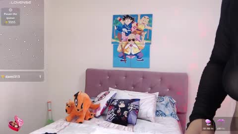 lady_butterfly19 online show from December 7, 9:00 pm