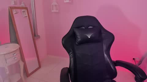 Snapshot of lady_danbury chatting on March 6, 9:53 pm Karla - Instagram lady karla1 online show from March 6, 9:53 pm