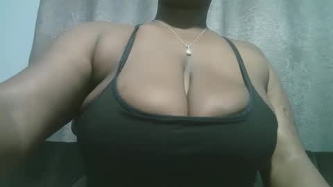 Snapshot of lady_dearra chatting on September 12, 2:00 am lady_dearra online show from September 12, 2:00 am