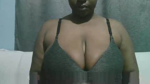 Snapshot of lady_dearra chatting on October 14, 4:13 am lady_dearra online show from October 14, 4:13 am