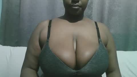 Snapshot of lady_dearra chatting on October 16, 11:11 am lady_dearra online show from October 16, 11:11 am