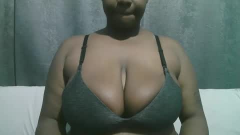 Snapshot of lady_dearra chatting on October 19, 2:12 am lady_dearra online show from October 19, 2:12 am