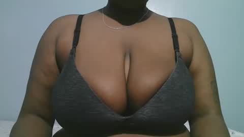 lady_dearra online show from January 12, 3:23 am