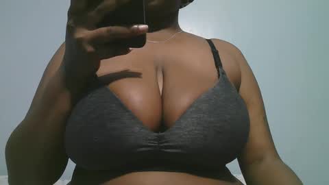 lady_dearra online show from January 18, 3:21 am