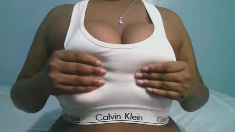 lady_dearra online show from February 26, 3:05 am