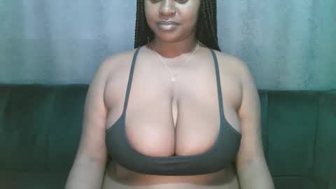 lady_dearra online show from March 21, 11:15 am