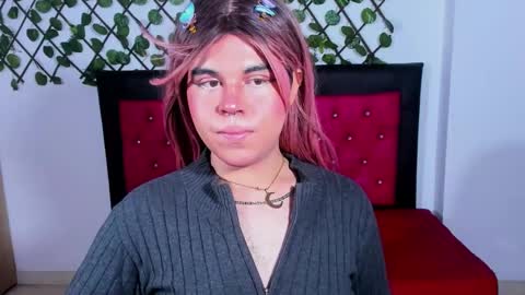 Snapshot of lady_evelynn_ chatting on October 4, 9:46 pm Evelynn online show from October 4, 9:46 pm