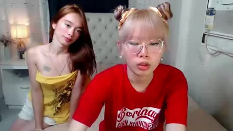 Snapshot of lady_galacticax chatting on December 12, 8:57 am    online show from December 12, 8:57 am