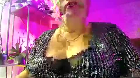 Snapshot of lady_gloria chatting on December 28, 7:00 am Lady Gloria online show from December 28, 7:00 am