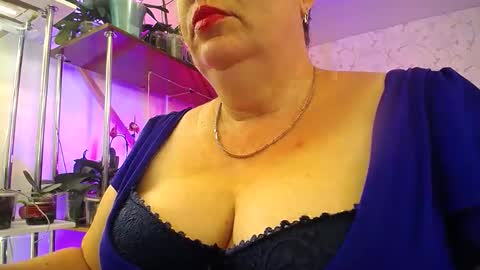 Snapshot of lady_gloria chatting on September 14, 10:25 am Lady Gloria online show from September 14, 10:25 am