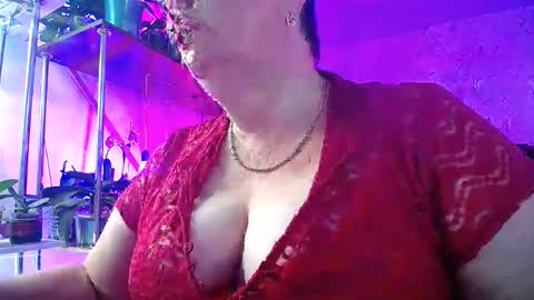 Snapshot of lady_gloria chatting on September 16, 4:02 am Lady Gloria online show from September 16, 4:02 am