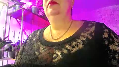Snapshot of lady_gloria chatting on October 14, 4:24 am Lady Gloria online show from October 14, 4:24 am