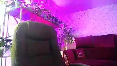 Snapshot of lady_gloria chatting on November 11, 7:08 am Lady Gloria online show from November 11, 7:08 am