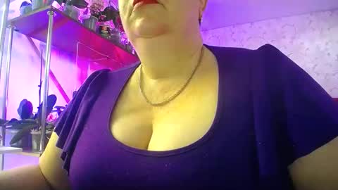 Lady Gloria online show from April 7, 5:08 am