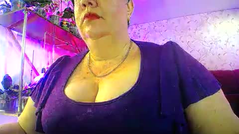 Lady Gloria online show from May 7, 6:08 am