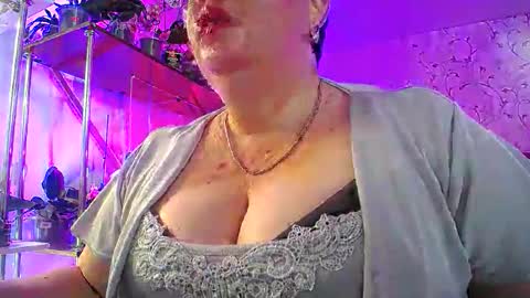Lady Gloria online show from May 8, 7:03 am
